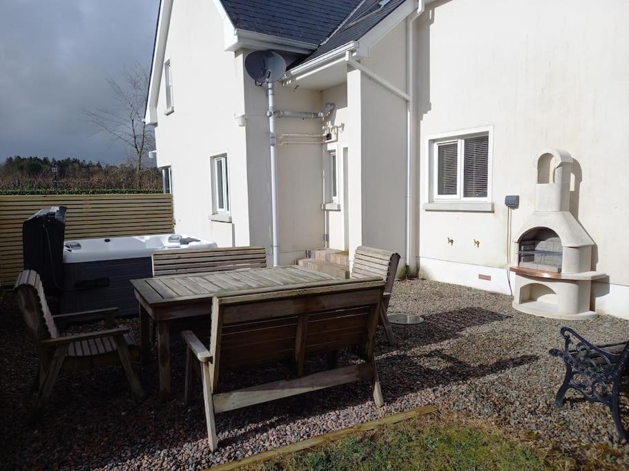Dovecote Lodge On The 5 Star Lough Erne Resort Ballycassidy Exterior foto